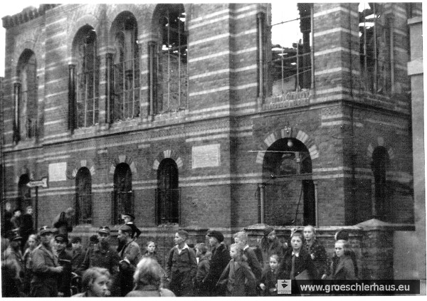 Die ausgebrannte Synagoge in der Großen Wasserpfortstraße am Morgen des 10. November 1938. Das Gebäude wurde im Frühjahr 1939 abgebrochen. (Archiv K. Andersen)